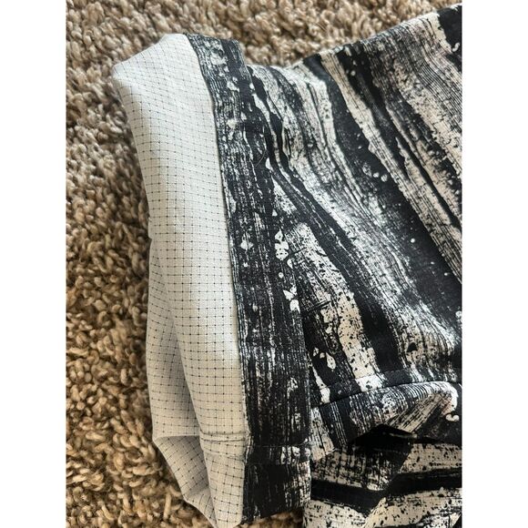 Men's Lululemon Airing Easy Short Sleeve Button Up Shirt Small Blk/White - Picture 6 of 9